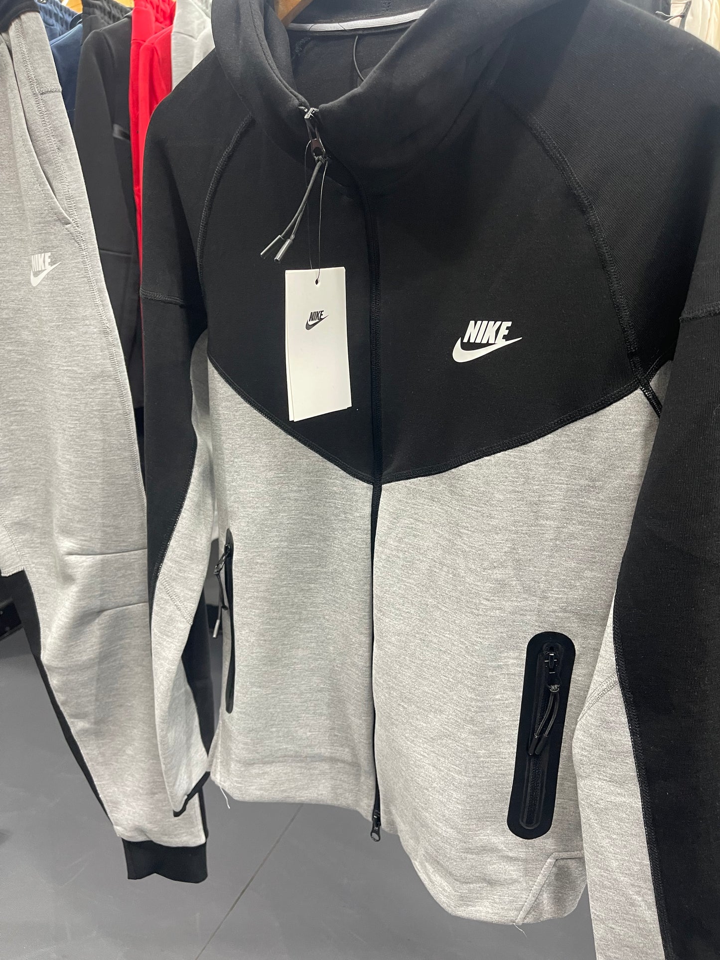 Nike Tech Fleece-Μαύρο Γκρι