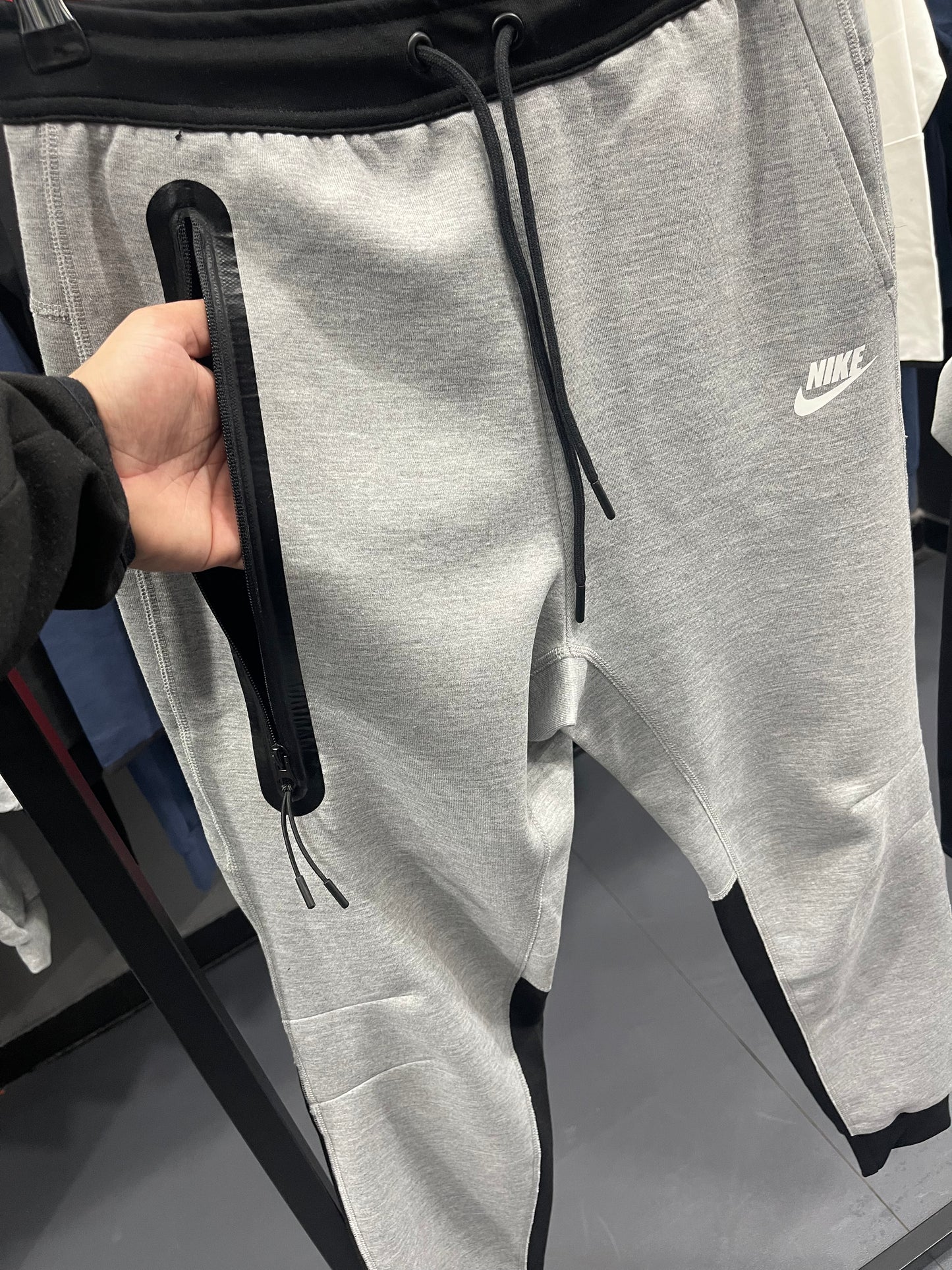 Nike Tech Fleece-Μαύρο Γκρι